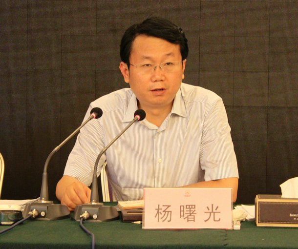 首页 内乡要闻县长杨曙光,县委常委常务副县长李霞,县人大副主任张正