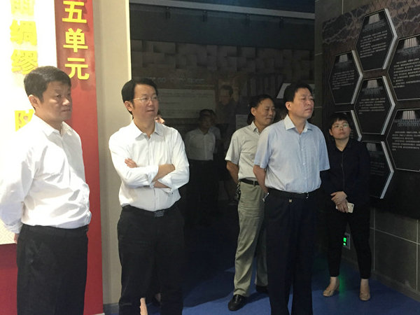 我县反腐倡廉警示教育展厅迎来首批参观者 中国财经新闻网 www.prcfe.com
