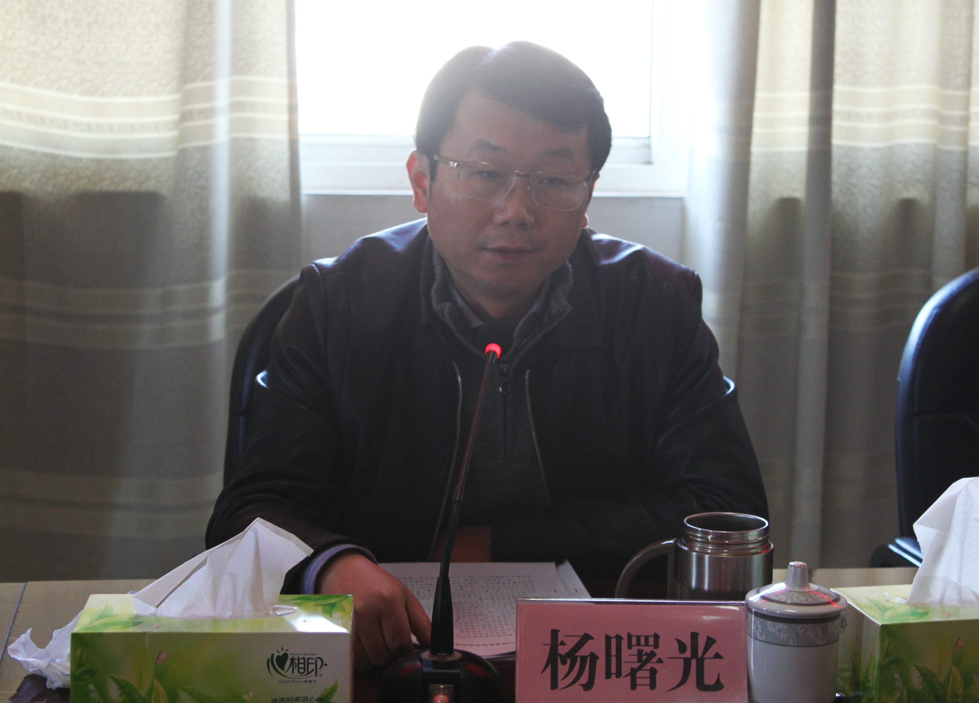 内乡县: 杨曙光主持召开县政府2016年第三次常务会议